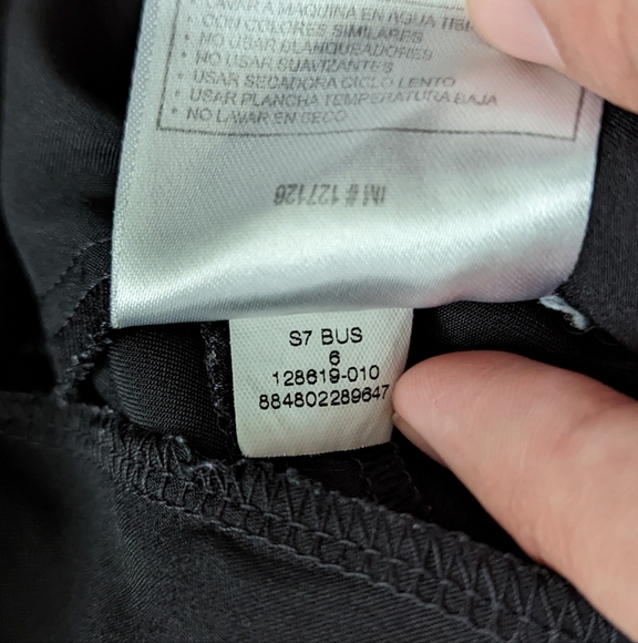 Nike golf black subtle pinstripe knee length golf shorts size 6 - Picture 2 of 9